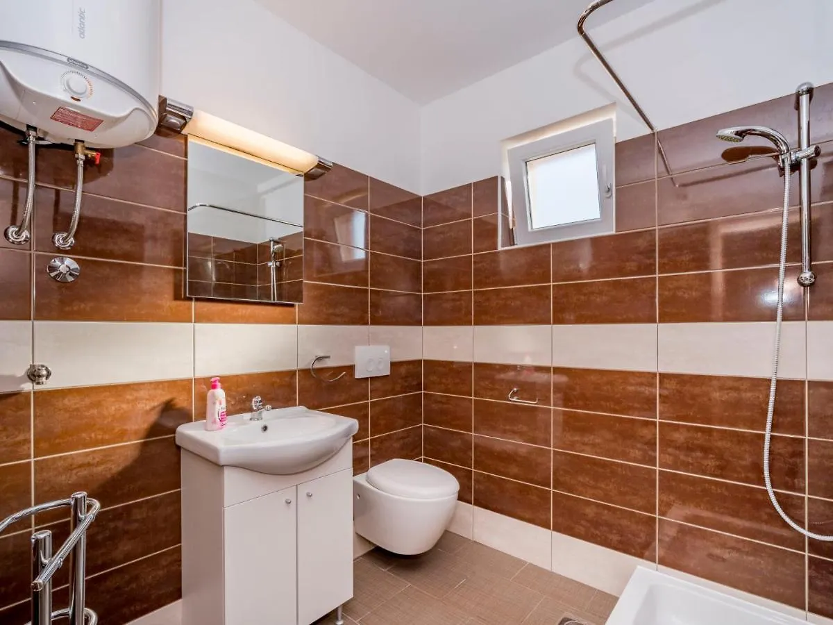 Apartment B&B-4 By Interhome Ližnjan 0*,