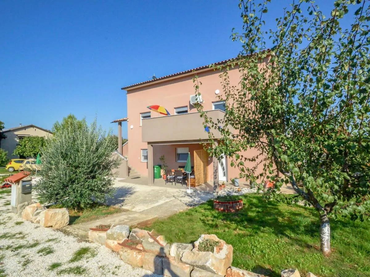 Apartment B&B-4 By Interhome location